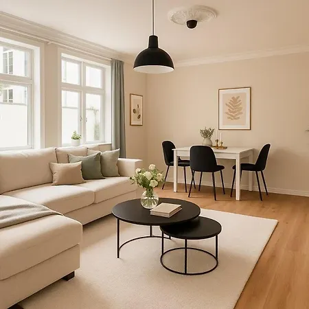 Trio In Centre - Norwegians Minimum Age 25 Apartment